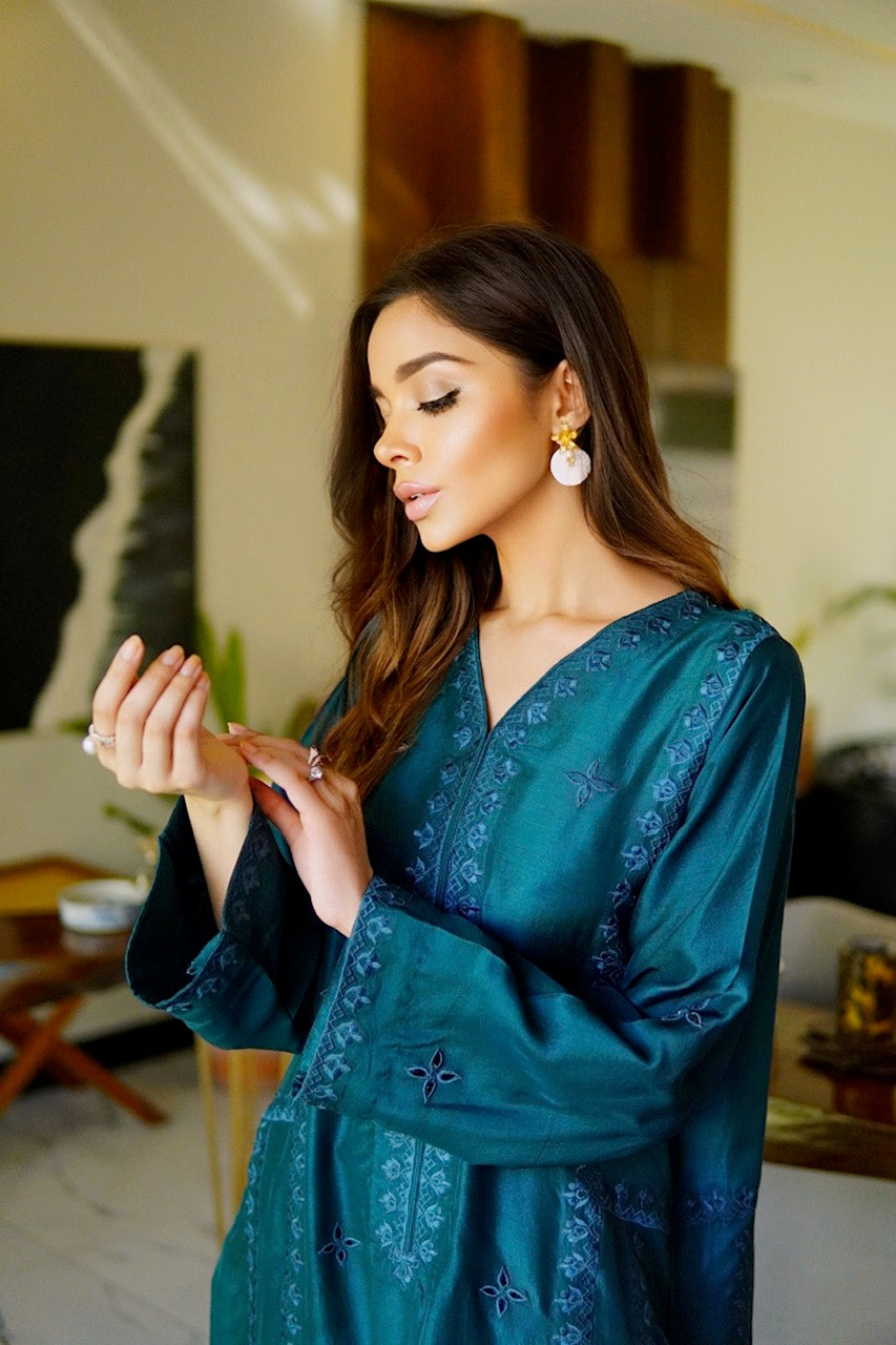 Amira
