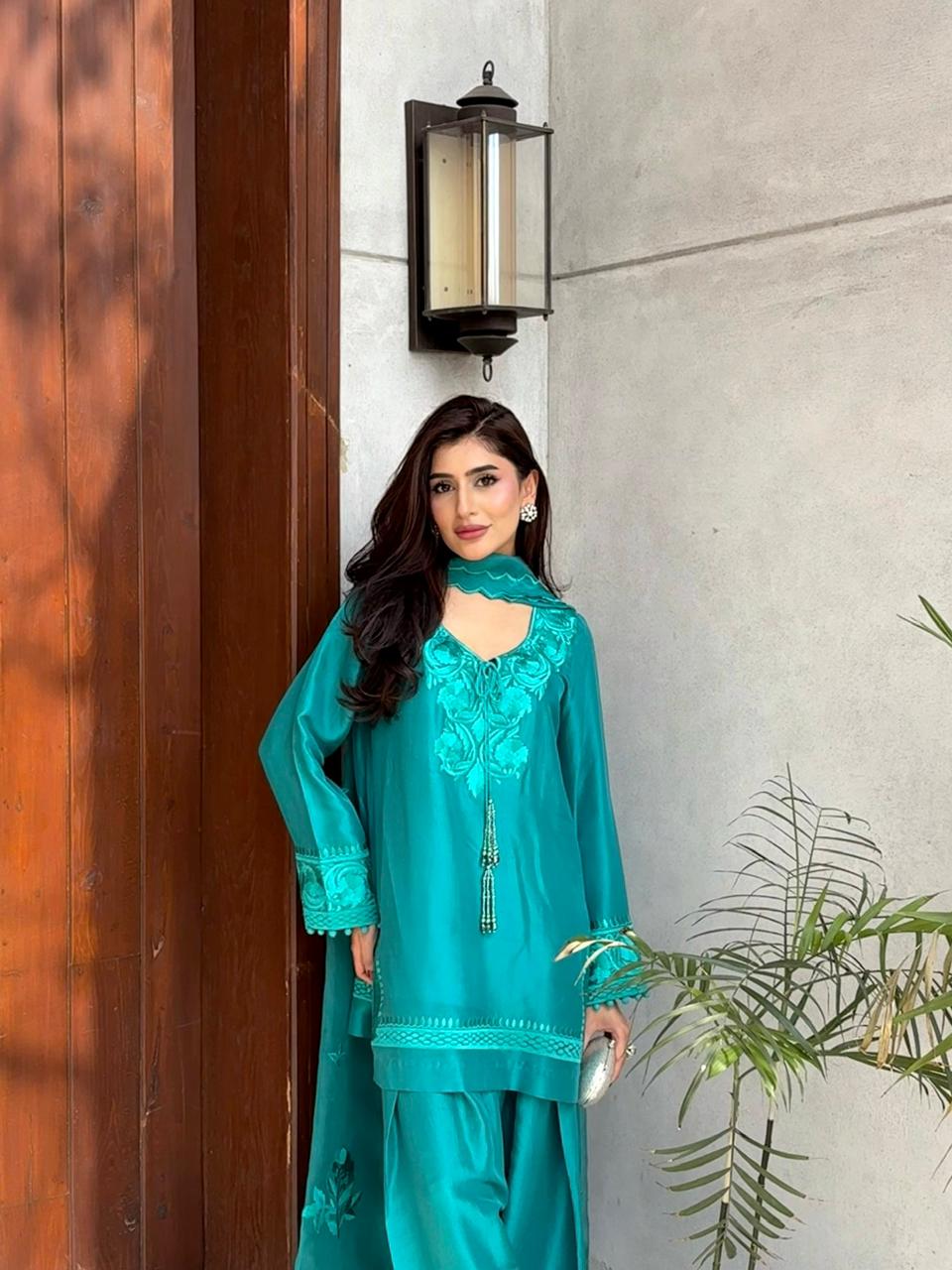 Gulrukh - (Emerald Green)